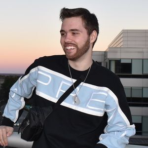 Meet your Posher, Devin